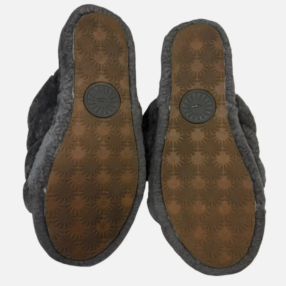 UGG excellent gently